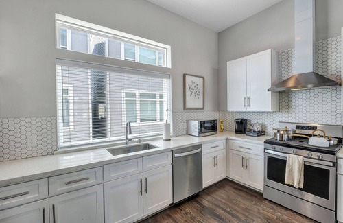 East Downtown Houston House | Stylish Home in Downtown Houston with Rooftop Patio