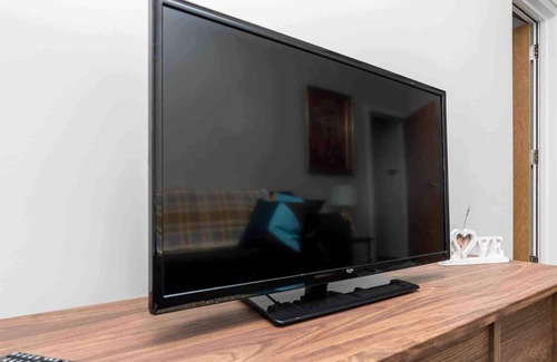 Horsham Apartment | Modern Home from Home Apartment by 247 Lets Horsham
