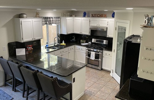 South Hill House | Modern Family-Friendly Retreat in Puyallup, WA
