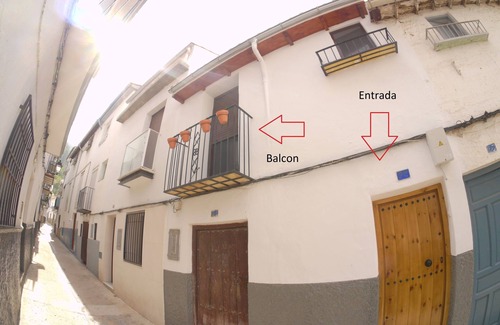 Cazorla House | Inviting Vintage-Style Home in Cazorla for Families & Pets