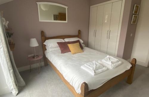 Bonnyrigg Apartment | Family-Friendly Modern Home Steps from Edinburgh City