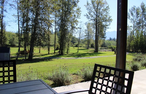 Monroe House | Modern home on acreage + frisbee golf… 3-bedroom house with WiFi in Monroe