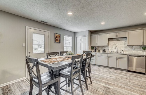 Noblesville House | Guest Rated 9.8: Modern Home with Spa & Hot Tub at Ruoff