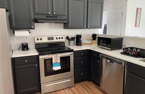 Granite Quarry House | Stylish Home Near Historic Downtown Salisbury with Kitchen