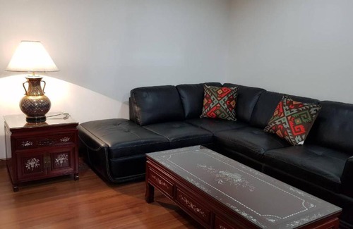 Chong Nonsi Apartment | Stylish Modern Home Tower Apartment with Pool & Hot Tub