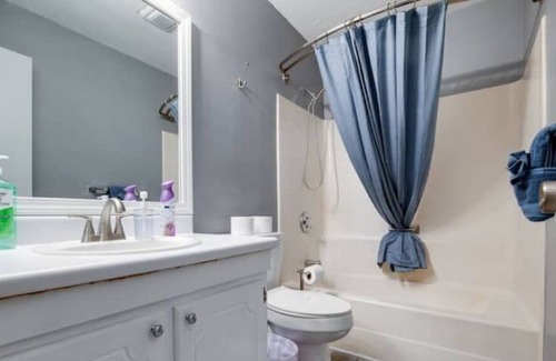 Hinesville Apartment | Family Fun Oasis with Vintage Arcade and Free Breakfast
