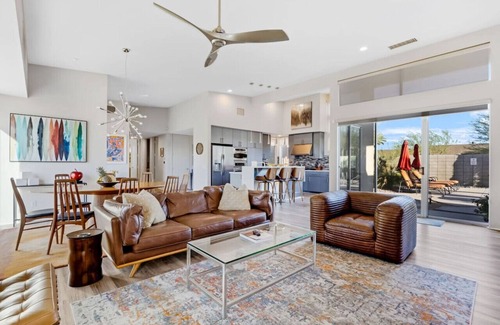 Palm Springs Apartment | Artful Cosmo - Modern Retreat with Breathtaking Mountain Views