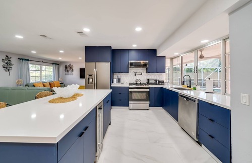 Sunrise House | Elegant Home with Pool Near Sawgrass Mills - Guest Rated 10/10