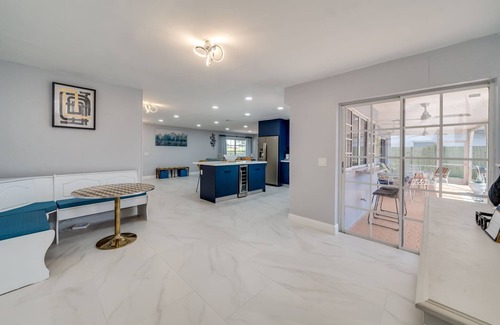 Sunrise House | Elegant Home with Pool Near Sawgrass Mills - Guest Rated 10/10