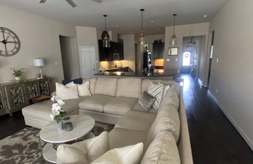 League City House | Contemporary Retreat with Pool for Family Getaways