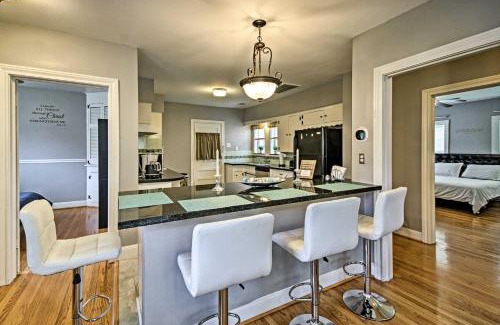 Riverside Terrace House | Convenient Home with Yard Near Houston Zoo for Families