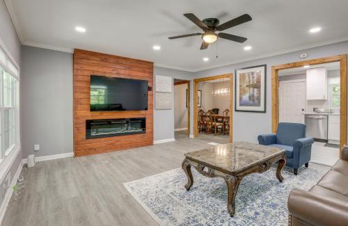 Belvedere Park House | Modern Home with Yard Near ATL Attractions!