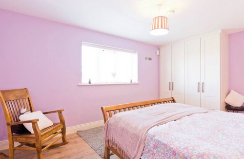 Ballyboghil House | Convenient Homestay Rooms Near Dublin Airport & City Center
