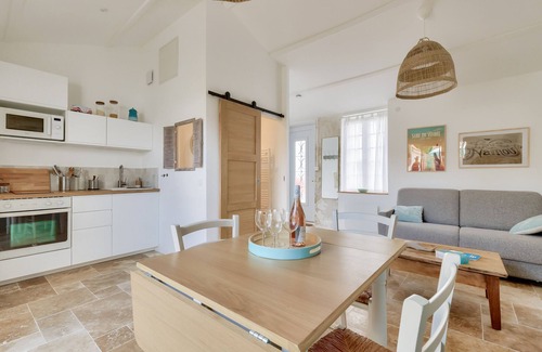 Chateau-d'Olonne Ski Chalet | Surfing & Relaxation Await at Sables d'Olonne Hotel