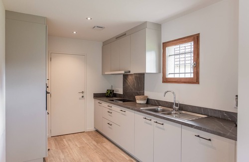 Lacapelle-Marival House | Family-Friendly Retreat with Pool at Modern Holiday Park