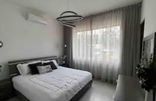 Ciudad Cariari House | Modern house in private condo