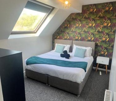 Lutterworth House | Modern House Retreat in Lutterworth - Child-Friendly Stay