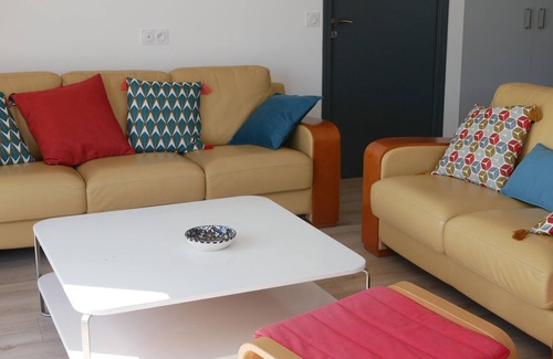Finistere House | Ideal Retreat Near Postolonnec Beach with Ocean Views