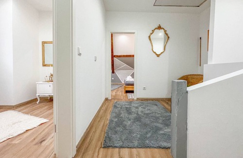 Longkamp House | Modern Family-Friendly Retreat Near the Moselle River