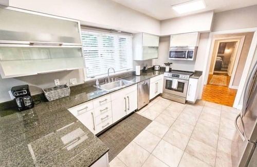 Myers Park House | Discover the Modern House of Charlotte - Family Friendly Stay