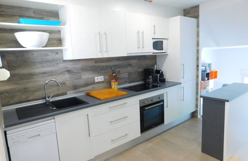 Santa Margarida House | Seaside Retreat: Pet-Friendly Home with Spa & Breakfast