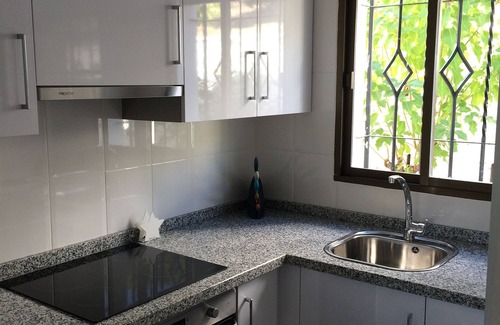 Punta Lara House | Cozy Retreat for 5 with Pool & Ocean View in Nerja