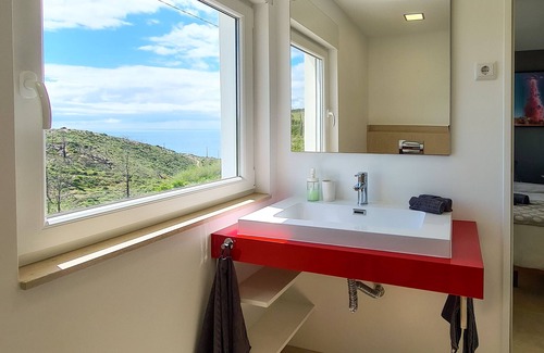 Vale Furado House | Modern Oceanfront Haven with Pool, Steps from the Beach