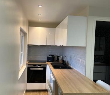 Le Pecq Apartment | Trendy Retreat with Spectacular Views and Pet-Friendly Stay