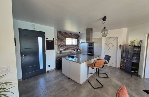 Breuil Magne House | Modern house with swimming pool in a quiet location 15 minutes from the sea