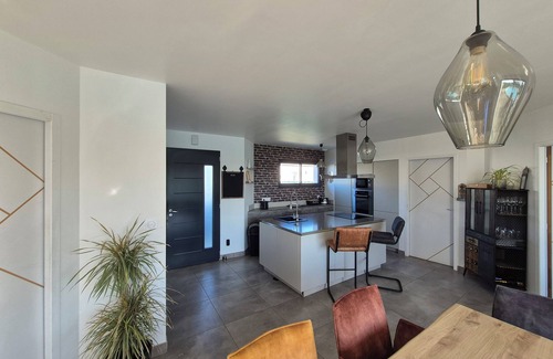 Breuil Magne House | Modern house with swimming pool in a quiet location 15 minutes from the sea