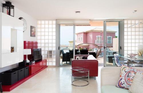 Arenas del Mar House | Elegant Modern House with Private Pool and Ocean Views