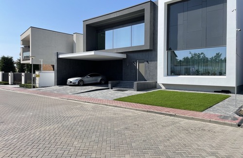 Prymors'kyi district House | Modern house with private pool - 5 min to the private beach