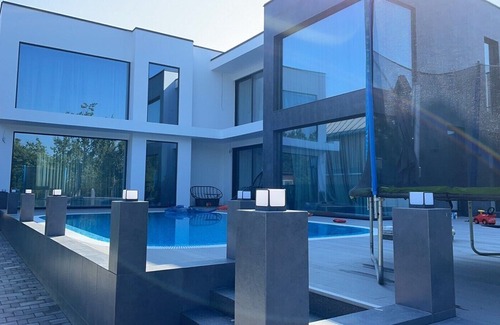 Prymors'kyi district House | Modern house with private pool - 5 min to the private beach