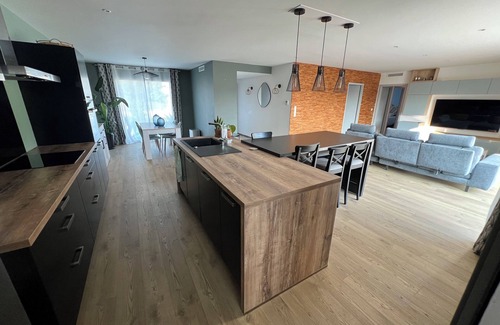 Daux House | Modern house with swimming pool, close to lake and forest