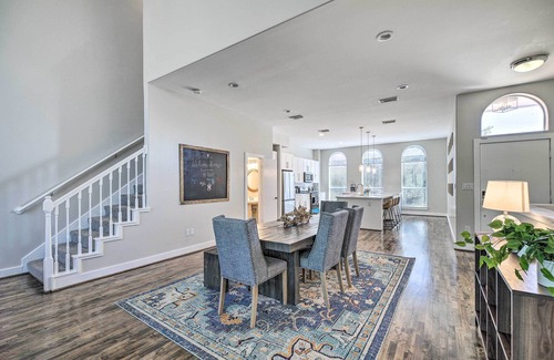 East Downtown Houston House | Stylish Houston Retreat: Walk to Minute Maid Park!