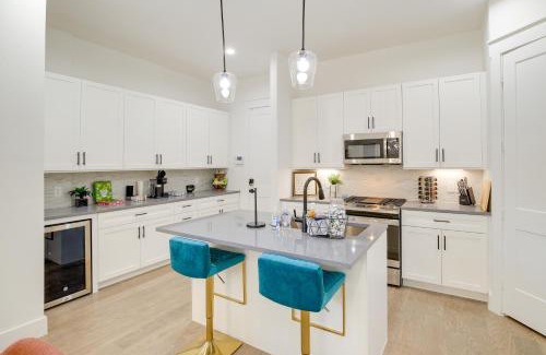 Northside House | Modern Houston Home with Yard, 3 Mi to Toyota Center