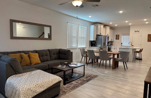 Hutto House | Elegant Hutto Home with Theater Room & Pool Access