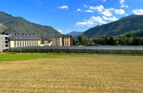 Esterri D'Aneu Apartment | Family-Friendly Modern Apartment in Esterri d'Àneu
