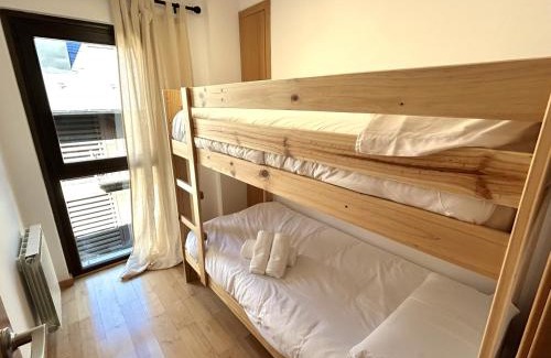 Esterri D'Aneu Apartment | Family-Friendly Modern Apartment in Esterri d'Àneu