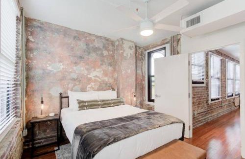 South Main Historic District Apartment | Elegant Apartment in Historic Shell with 9.4/10 Rating