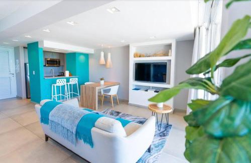 Isla Verde House | Tranquil Escape at Modern Jewel Beachfront Isla Verde