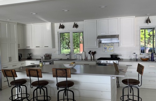 Munising House | Lake Superior Beach House - Oceanfront Haven with Views
