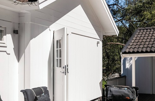 Varmdo House | Family-Friendly Modern Lakefront Retreat for Unforgettable Stays