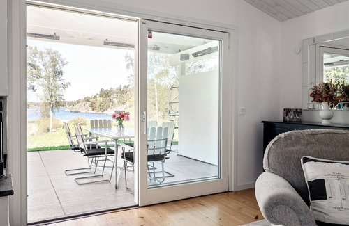 Varmdo House | Family-Friendly Modern Lakefront Retreat for Unforgettable Stays