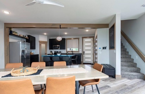 Chetek House | Discover Modern Lakehome with Rooftop Deck on Lake Chetek