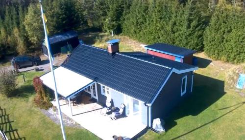 Skillingaryd House | Secluded Lakeside Cottage with Private Beach near Isaberg