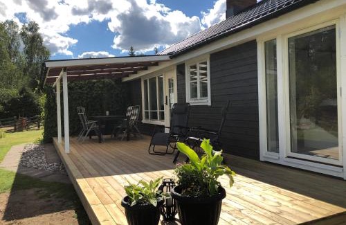Skillingaryd House | Secluded Lakeside Cottage with Private Beach near Isaberg