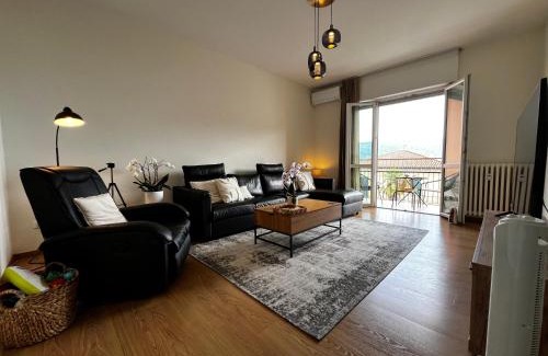Baveno Apartment | Modern Lakeview Apartment in Central Baveno
