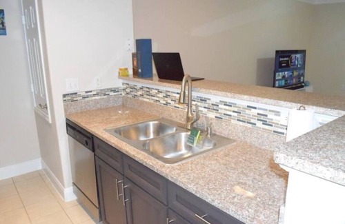 The Galleria Apartment | Stylish 1 Bedroom with Balcony & Pool Access for Families