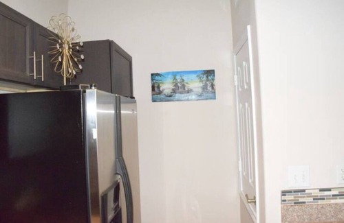 The Galleria Apartment | Stylish 1 Bedroom with Balcony & Pool Access for Families